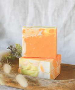 Alternative view of SAVON EN BARRE FRUIT PASSION & ANANAS POUSSIÈRE D’ÉTOILE